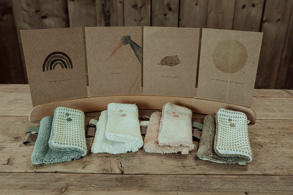 Snoozebaby Giftset Knuffeldoekje en Geboortekaartje Warm Brown